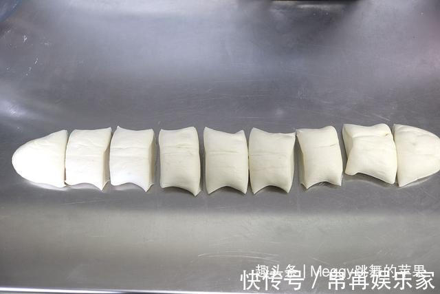 倍儿香的苏式鲜肉月饼，大口吃肉真过瘾，简单几步让酥皮轻薄如雪