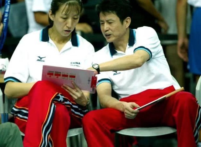 馮坤|細數(shù)排壇鐵娘子：八位女教練均是冠軍出身，這三人有望接替郎平