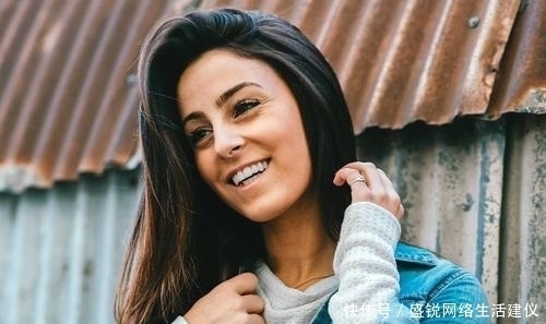 曼妙|美国健身模特，绝佳的腰臀比，微胖身材，曼妙迷人，带你练同款呀