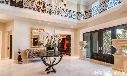 气派 带你参观董卿在国外的家,光卫生间就有十个,院子还设立露天厨房