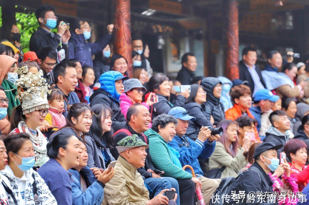 中年|西江千户苗寨景区人气满满，热闹非凡，旅游接待井然有序