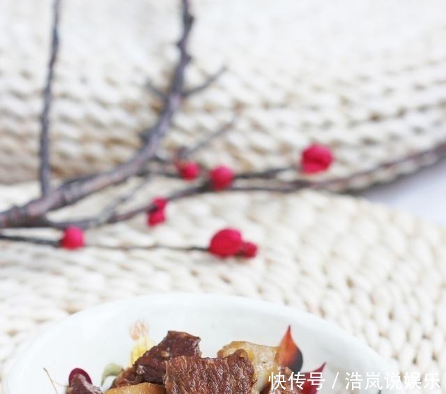 入味|炖牛肉要软烂入味,可别只焯水,这“2料”不可少,不塞牙还特香