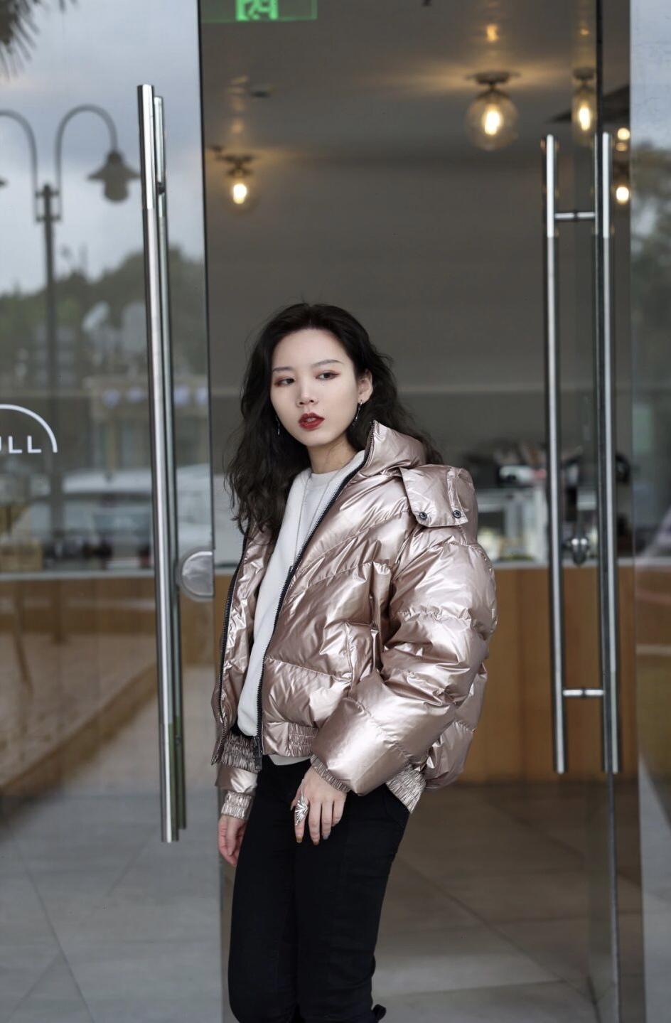 修身牛仔裤|羽绒服才是冬季穿搭的“神”,保暖又时尚,谁都离不开它