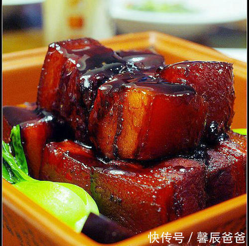 红烧肉家庭版经典做法,方法简单,颜色鲜艳,看着就有食欲!