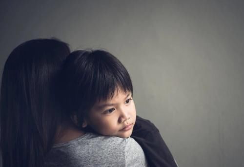 孩子|家长常说的这4句话，会让孩子越来越懦弱，被当成“软柿子”捏