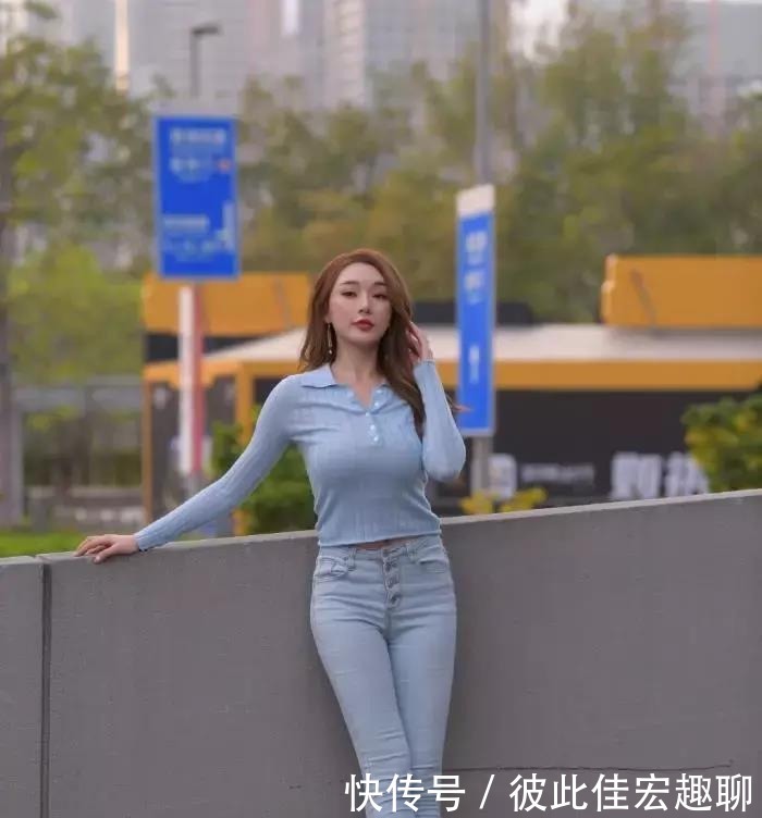 机车|打底裤搭配什么都会很帅气,略带机车感觉的装扮总是特别吸引人