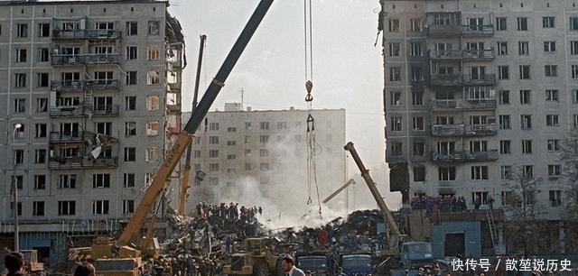 百姓|罪恶滔天的巴萨耶夫,沾满无辜百姓鲜血的刽子手,最终被天降正义