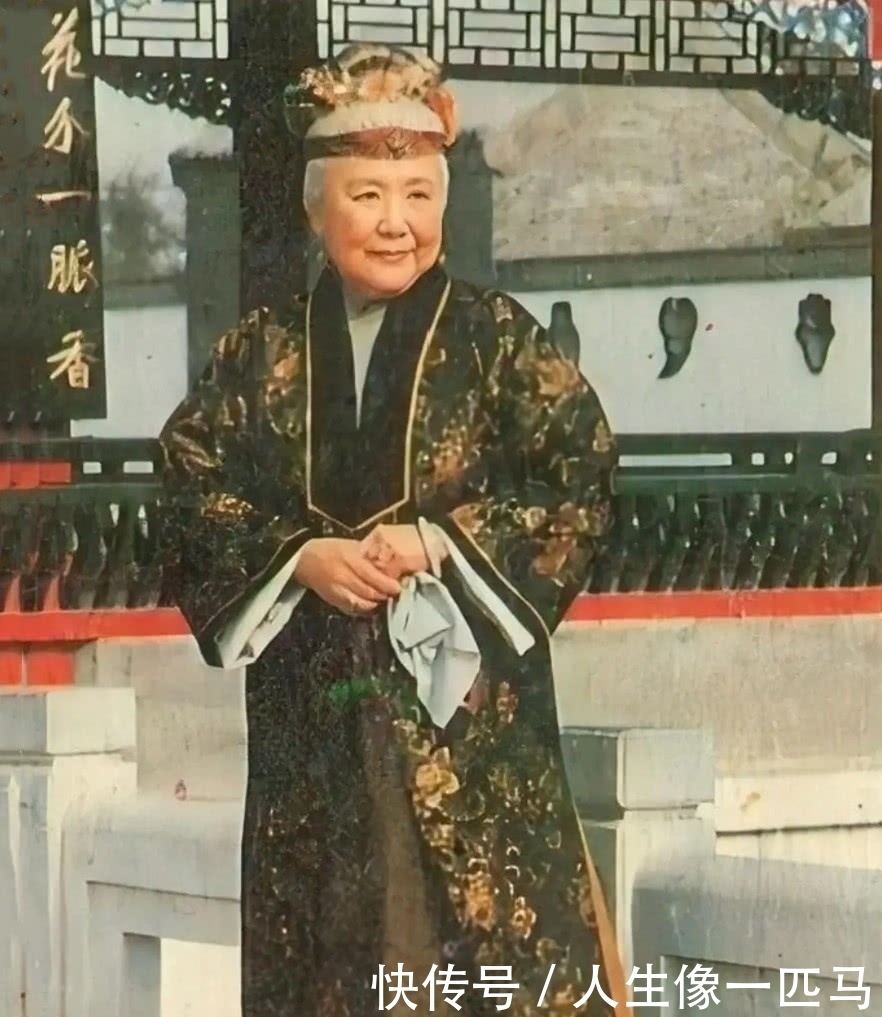 秦可卿|秦可卿去世,为什么贾母漠不关心?还劝贾宝玉不要去看