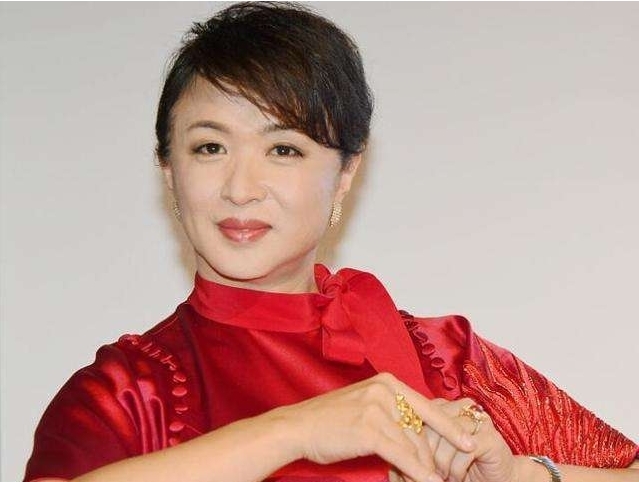 張柏芝|大灣區中秋晚會，10處尷尬還能脫穎而出，金星曾經的吐槽給出答案