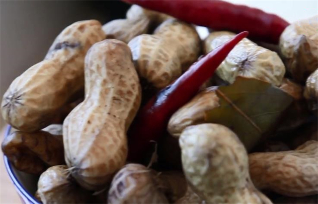 这才是花生最好吃的做法,味道鲜美,一次做5斤不够吃,太香了