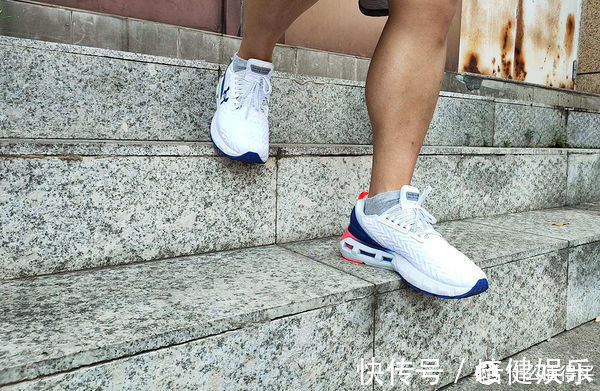 跑鞋 始于颜值,忠于品质:穿安德玛CLONE跑步七次后的心得