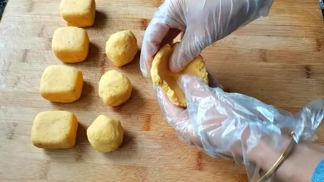 红薯泥|又到吃红薯的旺季，把红薯和火龙果这样做，营养全面，全家都爱吃