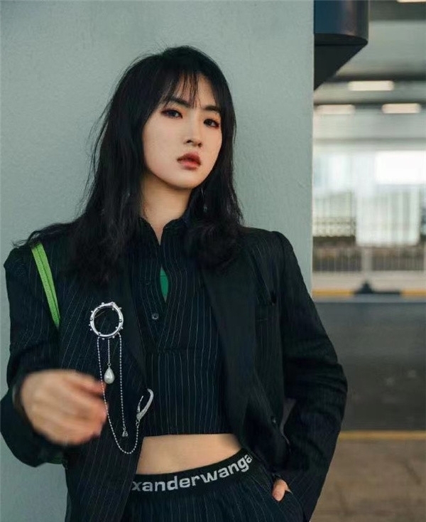 喝茶|姚安娜在《中餐厅》“拈轻怕重”,其他成员喝茶,龚俊已忙活不停