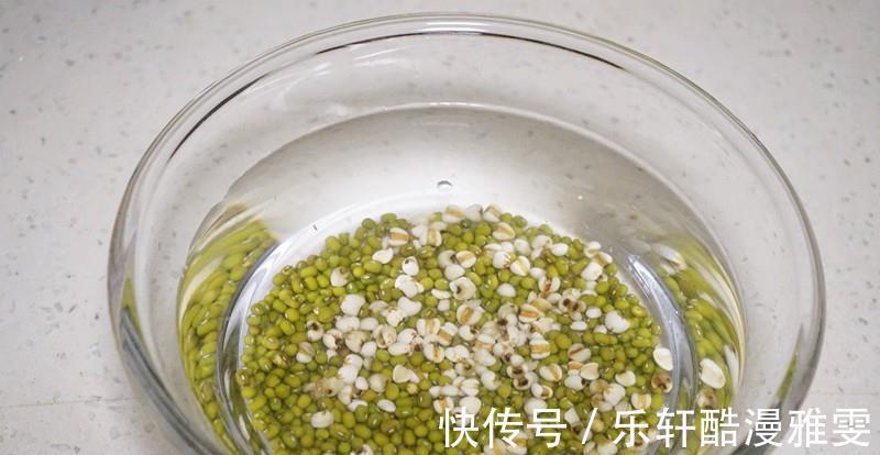 冰冰|别总熬绿豆粥了，试试绵软香甜的绿豆沙，一个平底锅就搞定了