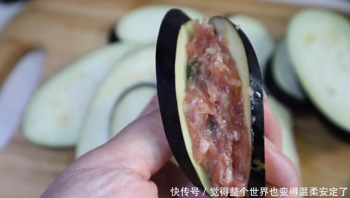 茄子营养美味,放进锅里一炸,外酥里嫩