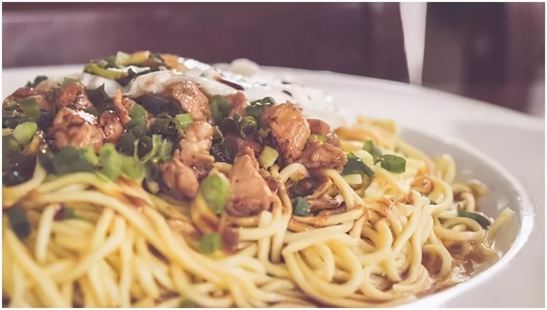 面筋蛋白|这2种挂面吃不得，再便宜也不能买买面条，记住这3点