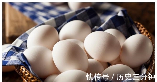 好吃|水煮荷包蛋，冷水下锅还是热水下锅？教你好吃的做法，完整不散开