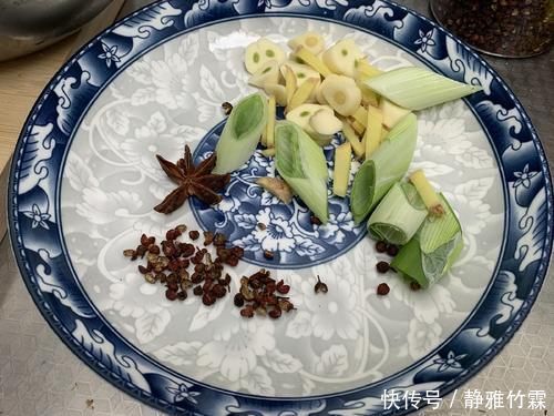 炖鸡时，有人焯水有人直接炖，都不对，教你正确做法，比饭店还香