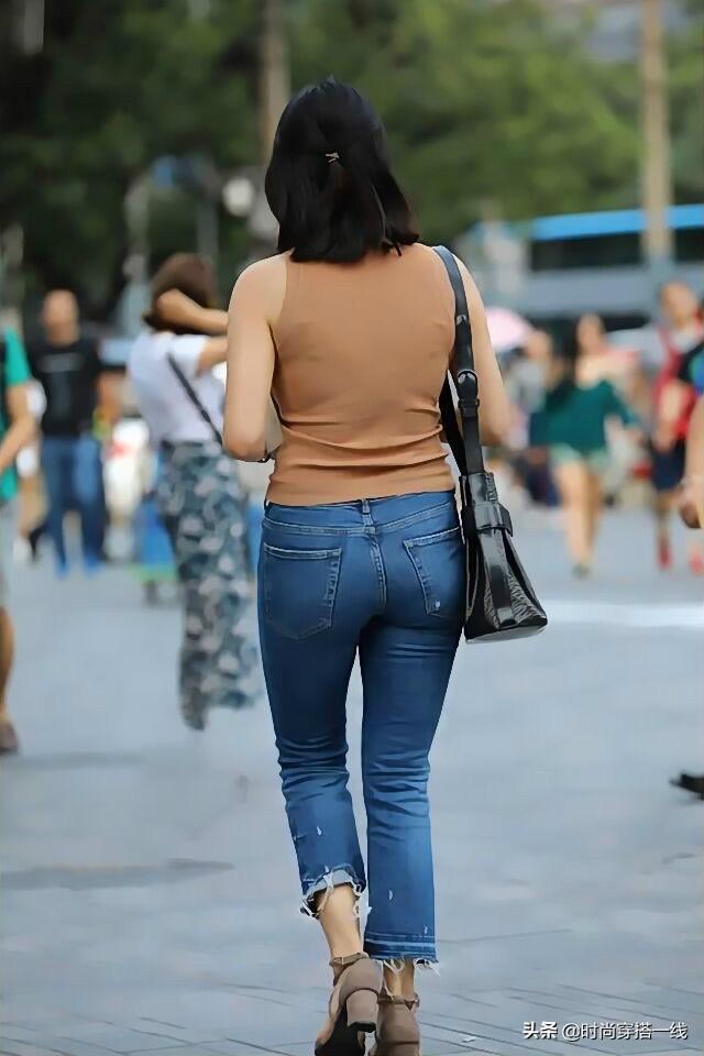 穿搭|“胯宽”的女人别碰短裙,学着穿牛仔裤,遮肉又显时髦