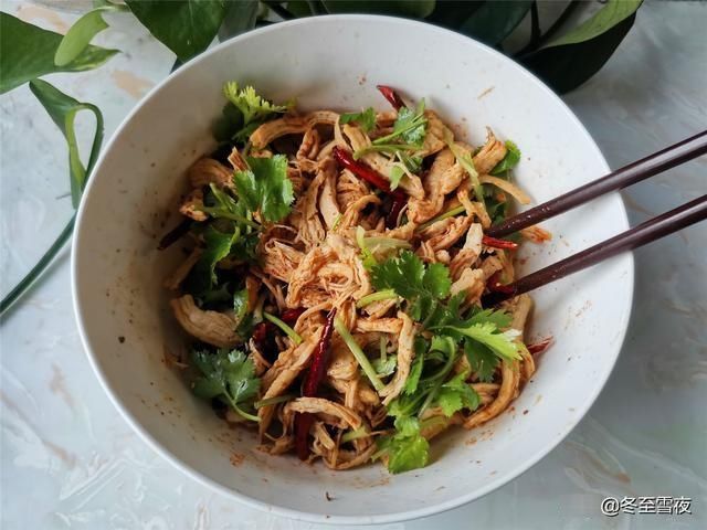 家宴|鸡肉超好吃的做法,不炸也不炖,元旦家宴做一盘,保证受欢迎