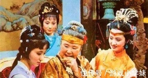 薛宝钗|宝钗是不是自私？她为什么不找别的官宦子弟联姻，而成全宝黛呢？