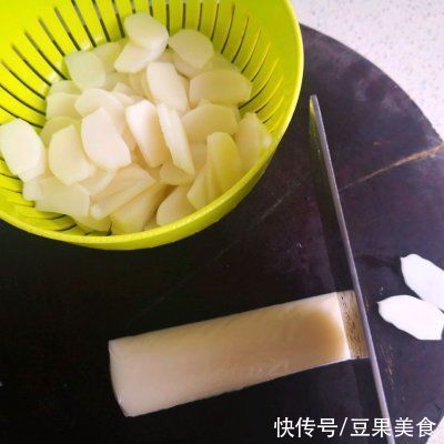 好吃|这是#蛋趣体验#青椒肉丝最正宗的做法，好吃到爆