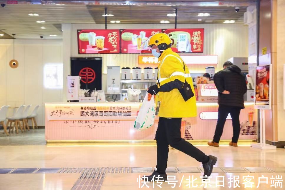 餐饮|“就地过年”带火年夜饭外卖，春节餐饮消费恢复至疫情前水平