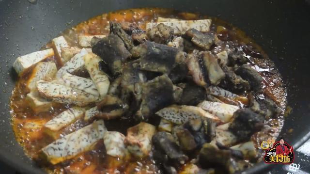 香芋焖黄鳝最好吃的做法，简单美味又下饭，看看你喜欢吃不