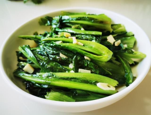 脆爽|清炒油麦菜,不可直接下锅炒,大厨说多加1个步骤,脆爽不发黄