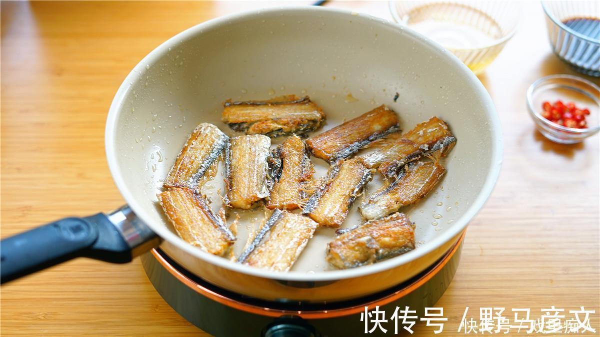 带鱼表面的白粉,到底是精华还是垃圾处理正确,带鱼好吃无腥味