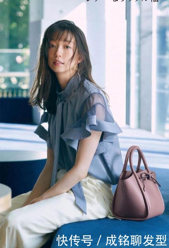 奔四的女人别穿得“繁琐”,记住这几个搭配小技巧,想不高级都难