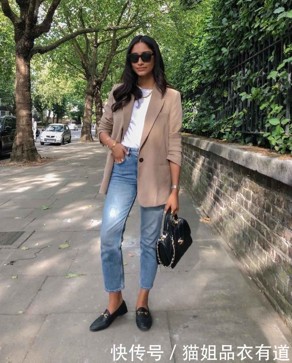 五一出行,要穿得舒适、大方一些,“裤装配平底鞋”就足够你美了