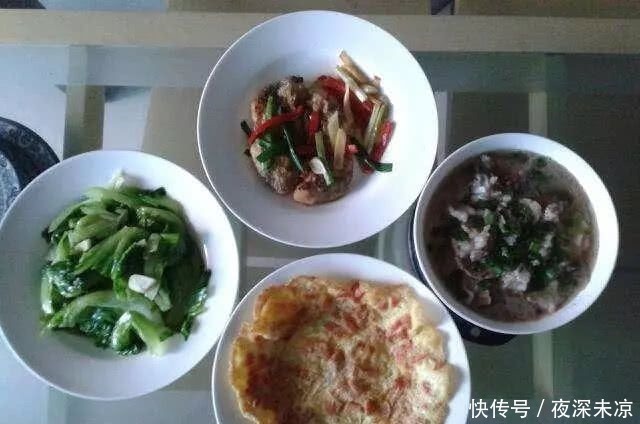 女儿放假非要住姥姥家,说姥姥做的饭菜好吃,发来照片一看,懵了