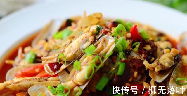 聚餐的时候吃什么下酒菜，鲜味辣炒蛏子，做法简单，香辣美味！