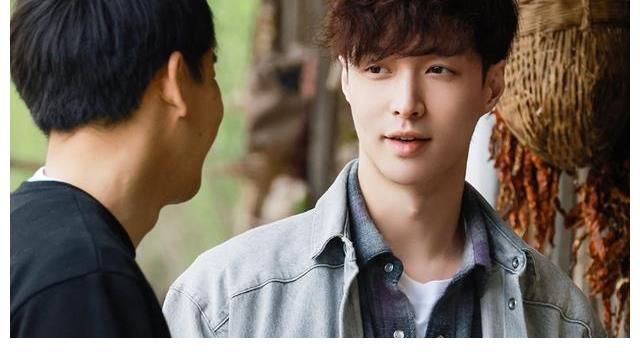 向往5|《向往5》錄完后，張藝興換身份錄另一綜藝！染新發色顏值絕絕子