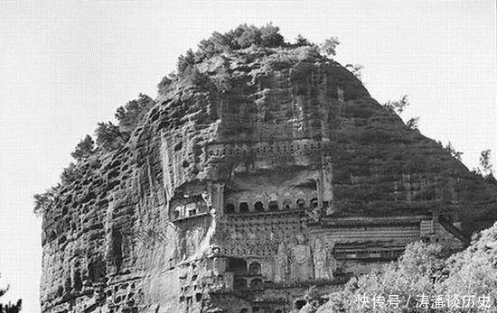 1975年的甘肃天水麦积山，沧桑的石窟、佛像与宝塔