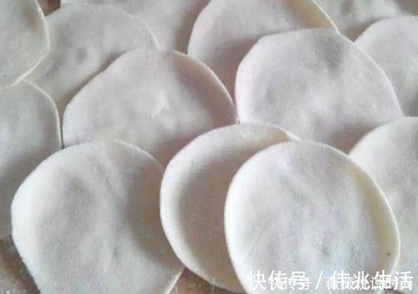饺子皮|包好的饺子，直接放冰箱就“废了”，教你1招，饺子劲道不破皮