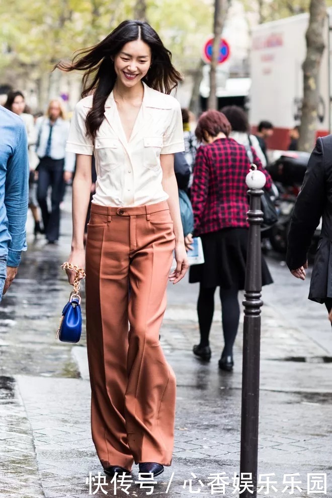 夏末初秋怎么穿快来get刘雯的中性风穿搭，真的高级又时髦
