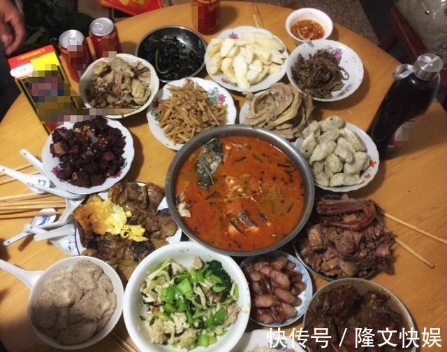 跳广场舞|5岁萌娃和家人走散,自己到警察局报警寻人我姥姥走丢啦