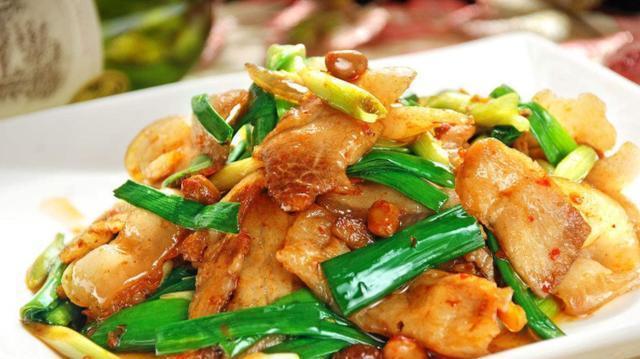 家里来客不想下饭馆，教你几道美味下酒菜，在家招待客人倍有面子