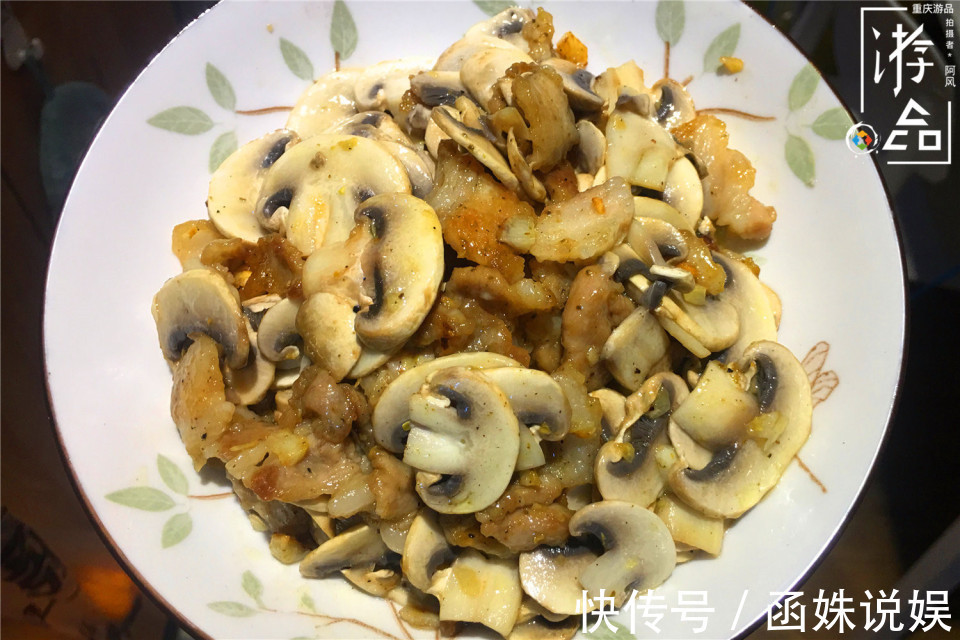 炒蘑菇到底要不要焯水去掉土腥味，菌菇更加鲜嫩