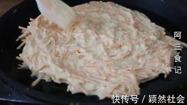 红薯里加3个鸡蛋,实在太香了,给肉都不换,每次上桌瞬间抢光