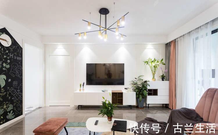 木栈板|将墙壁凿开一半，客厅和书房大变样，家里变得更加通透大气