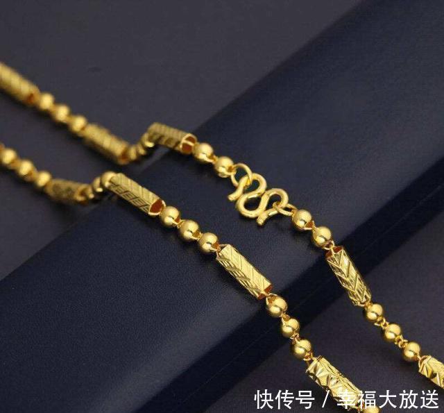 重量|佩戴黄金项链不要只看大小，脖颈舒适是关键，零负重才能昂首挺胸