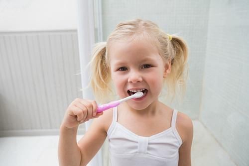 堆堆|孩子乳牙没掉,新牙就已长出?造成孩子乳牙脱落晚的原因不止一种