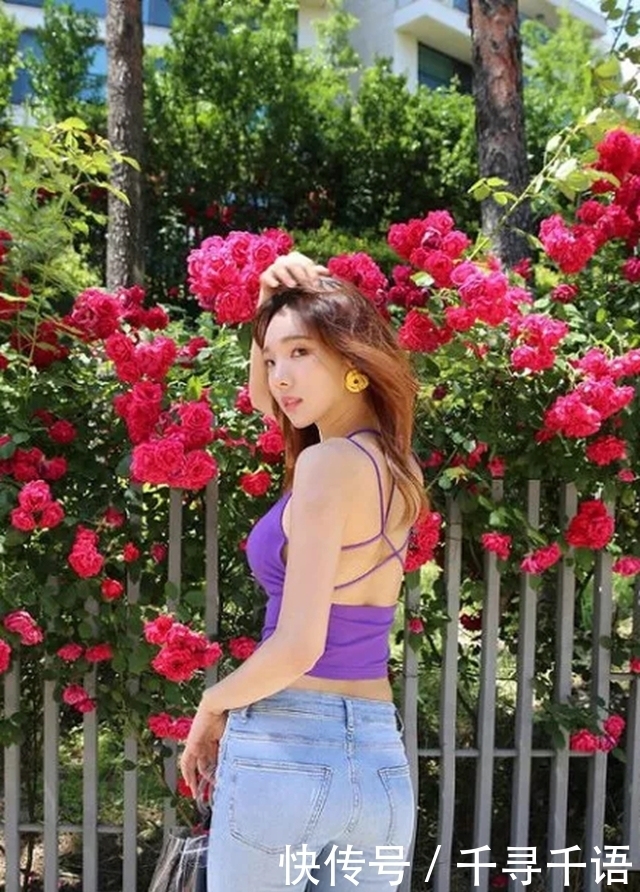 吊带|街拍:小姐姐身材好,紫色吊带搭配牛仔裤,像个年轻的大学生!