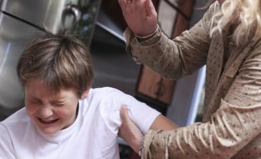 别一直伤害我们的男孩!给父母养育男孩的5条建议