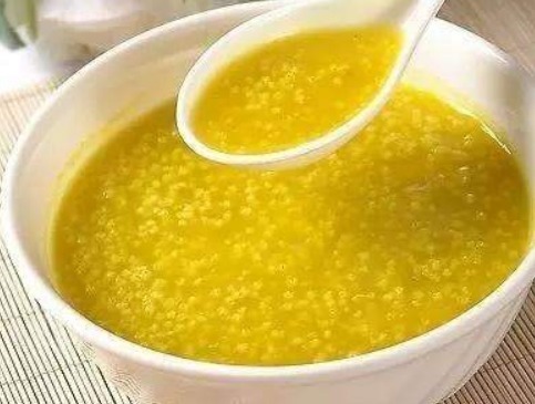 小米|熬小米粥,不要直接用水煮,煮前加一步,粥又香又浓,米油厚