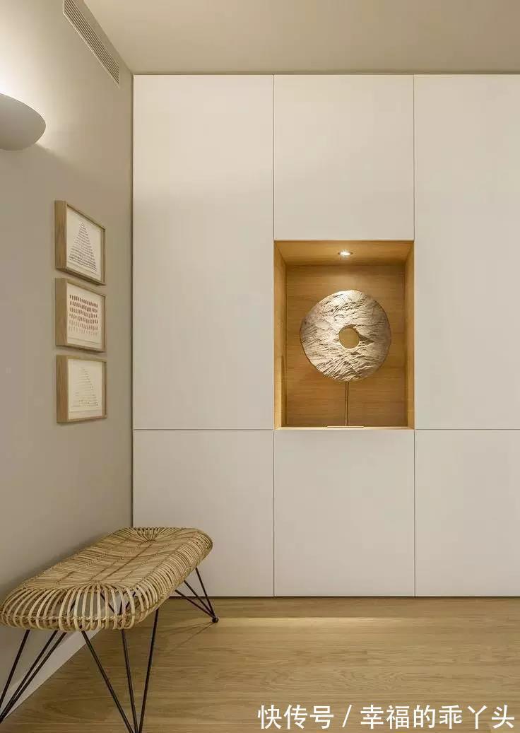 小提示|玄关柜别乱装,柜体留空做T字型布局,堪比一个衣帽间,值得学习