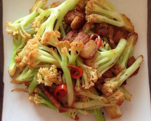  豆角|美食优选：茶树菇烧排骨，芽菜萝卜条，五花肉爆炒花菜，家常辣子鸡丁